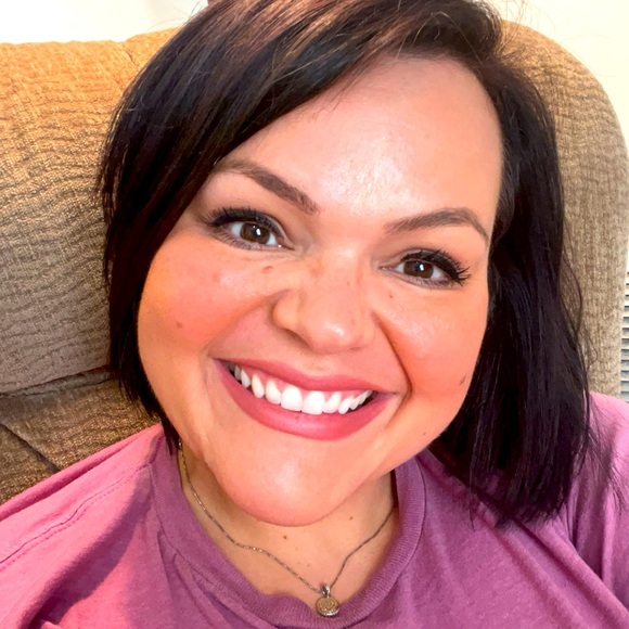 Meet your Posher, Mariessa - Picture 1 of 1